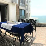 Seaside Studio Currila