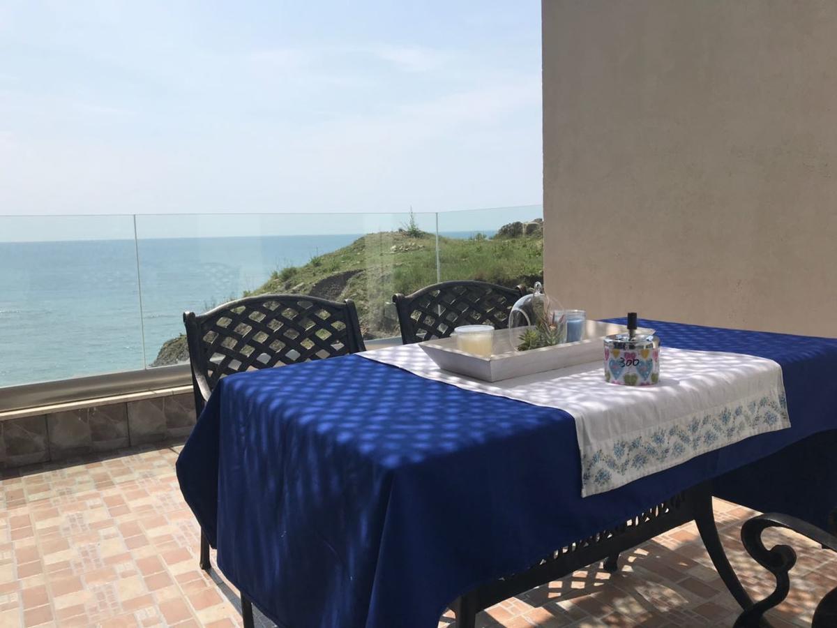 Seaside Studio Currila